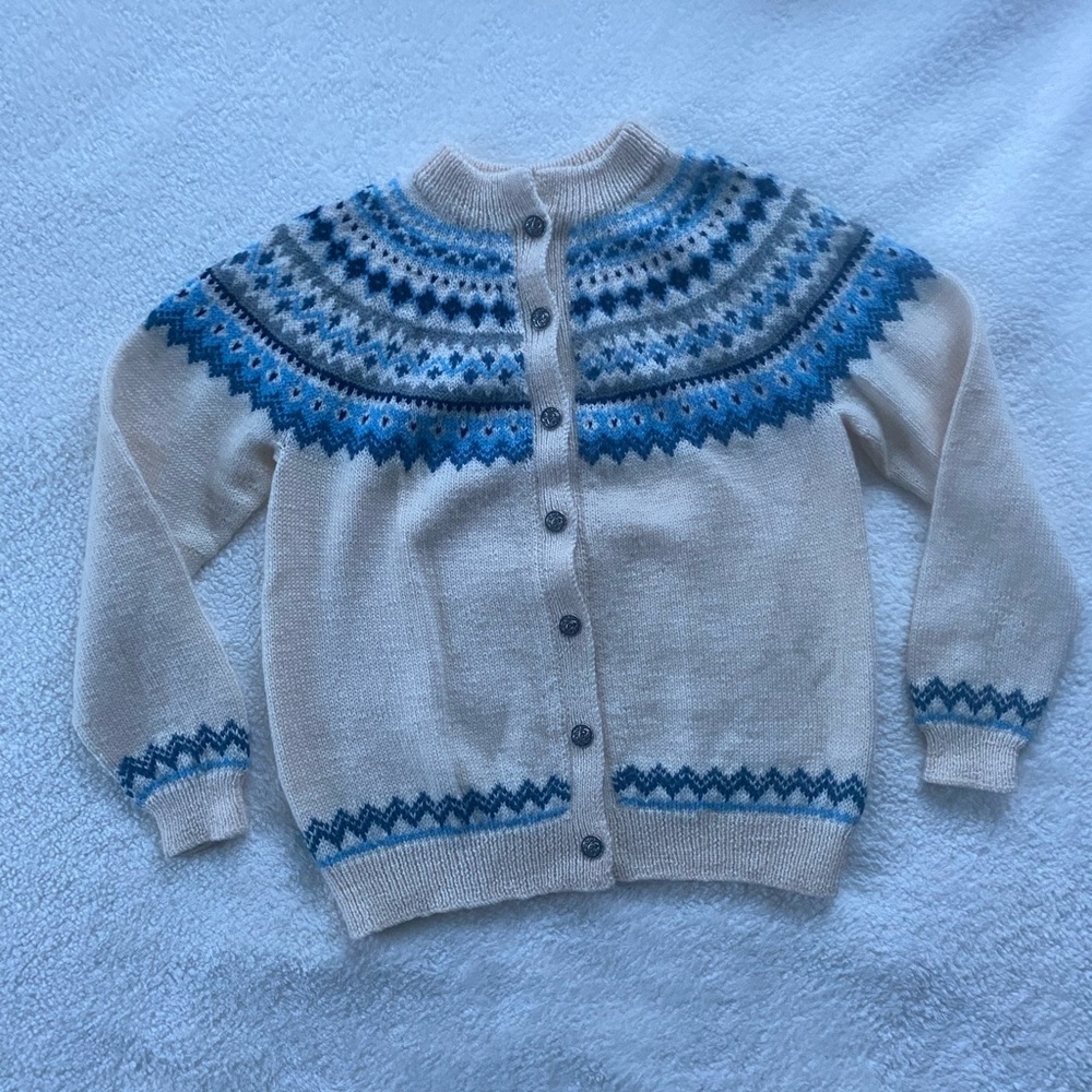 Flawless vintage Dale of Norway wool sweater